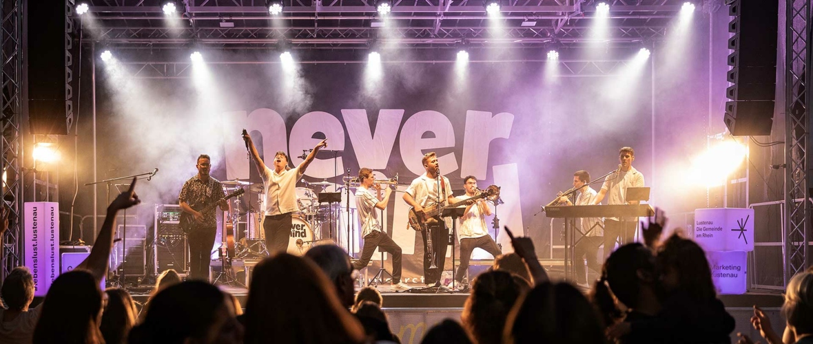 Sommer am Platz 2024 nevermind extended_web@LukasHämmerle(40) Sommer am Platz 2024 nevermind extended_web@LukasHämmerle(40)