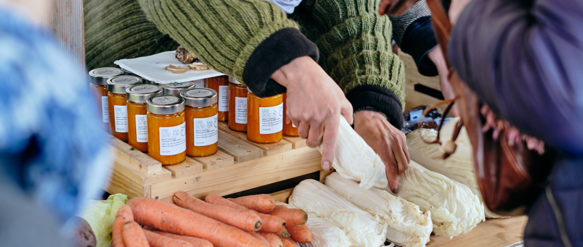 Luschnouar Markt Marktfahrer