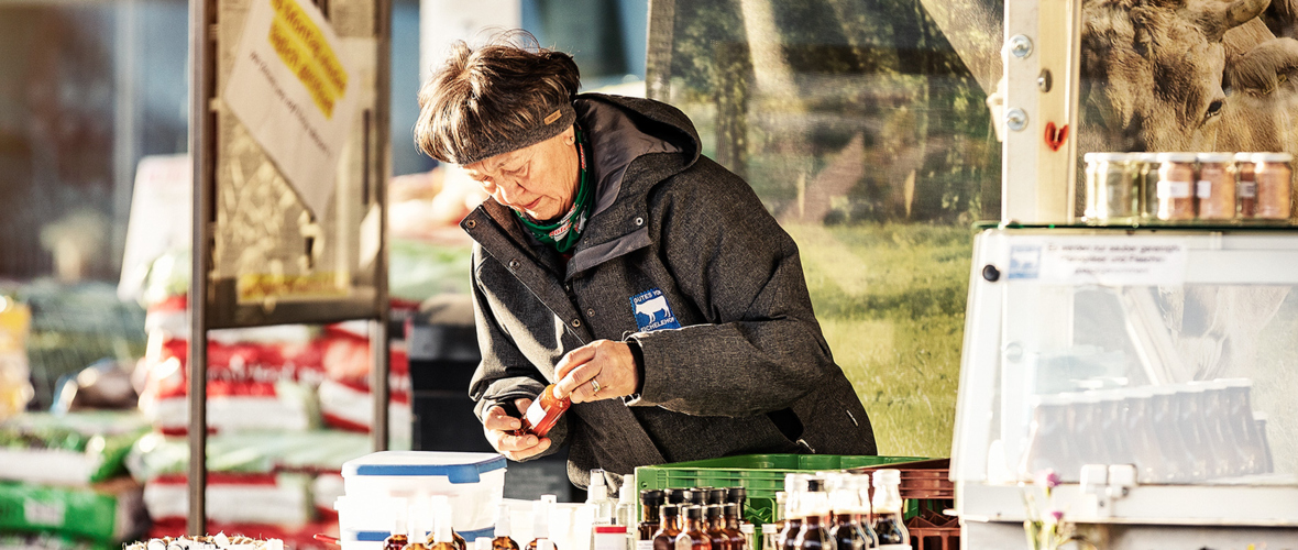 Marktfahrerin Margrit Hofer Marktfahrerin Margrit Hofer