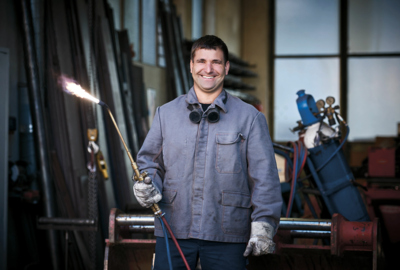 LL-33_Portrait-Simon-Waibel_WaibelMetall_2022@MarcelHagen LL-33_Portrait-Simon-Waibel_WaibelMetall_2022@MarcelHagen