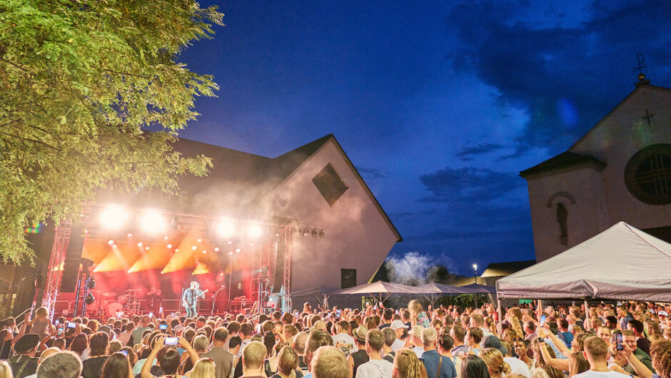 Sommer am Platz Thorsteinn Einarsson_2022@Miro Kuzmanovic80 Sommer am Platz Thorsteinn Einarsson_2022@Miro Kuzmanovic80