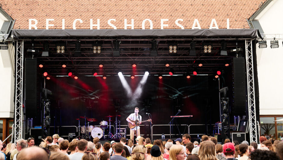 Sommer am Platz Thorsteinn Einarsson_2022@Miro Kuzmanovic33 Sommer am Platz Thorsteinn Einarsson_2022@Miro Kuzmanovic33