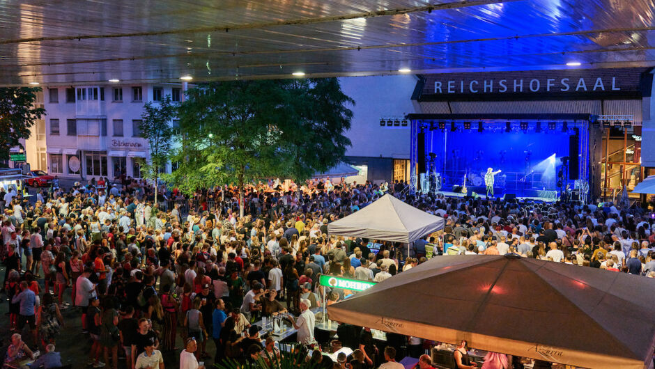 Sommer am Platz Thorsteinn Einarsson_2022@Miro Kuzmanovic73 Sommer am Platz Thorsteinn Einarsson_2022@Miro Kuzmanovic73